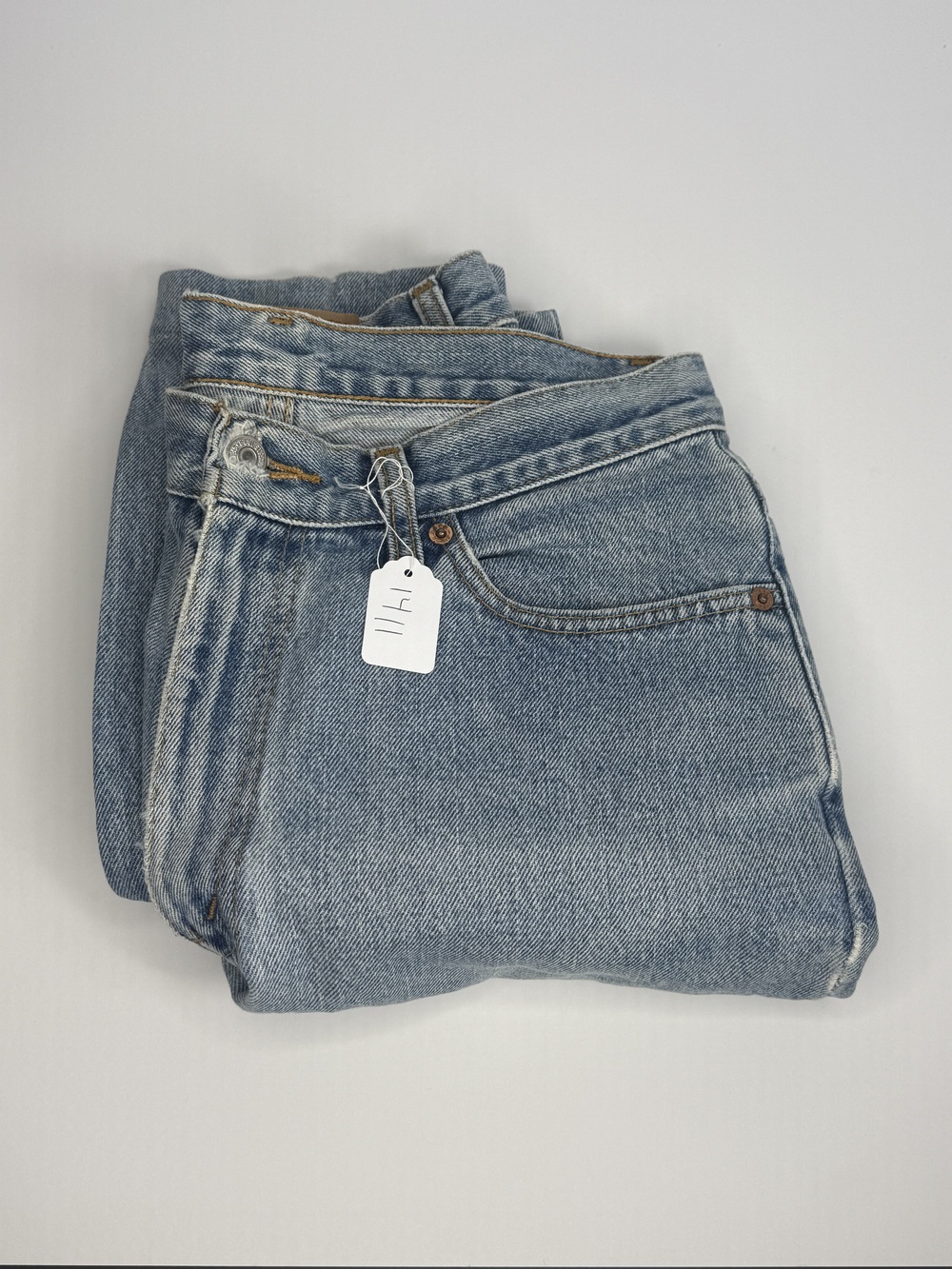 PF-1411 Levi's 512 Jeans